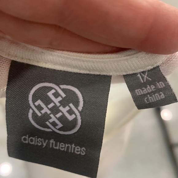Daisy Fuentes NWT Ivory Long Sleeve‎ Sheer Blouse. Size 1X - Picture 10 of 10